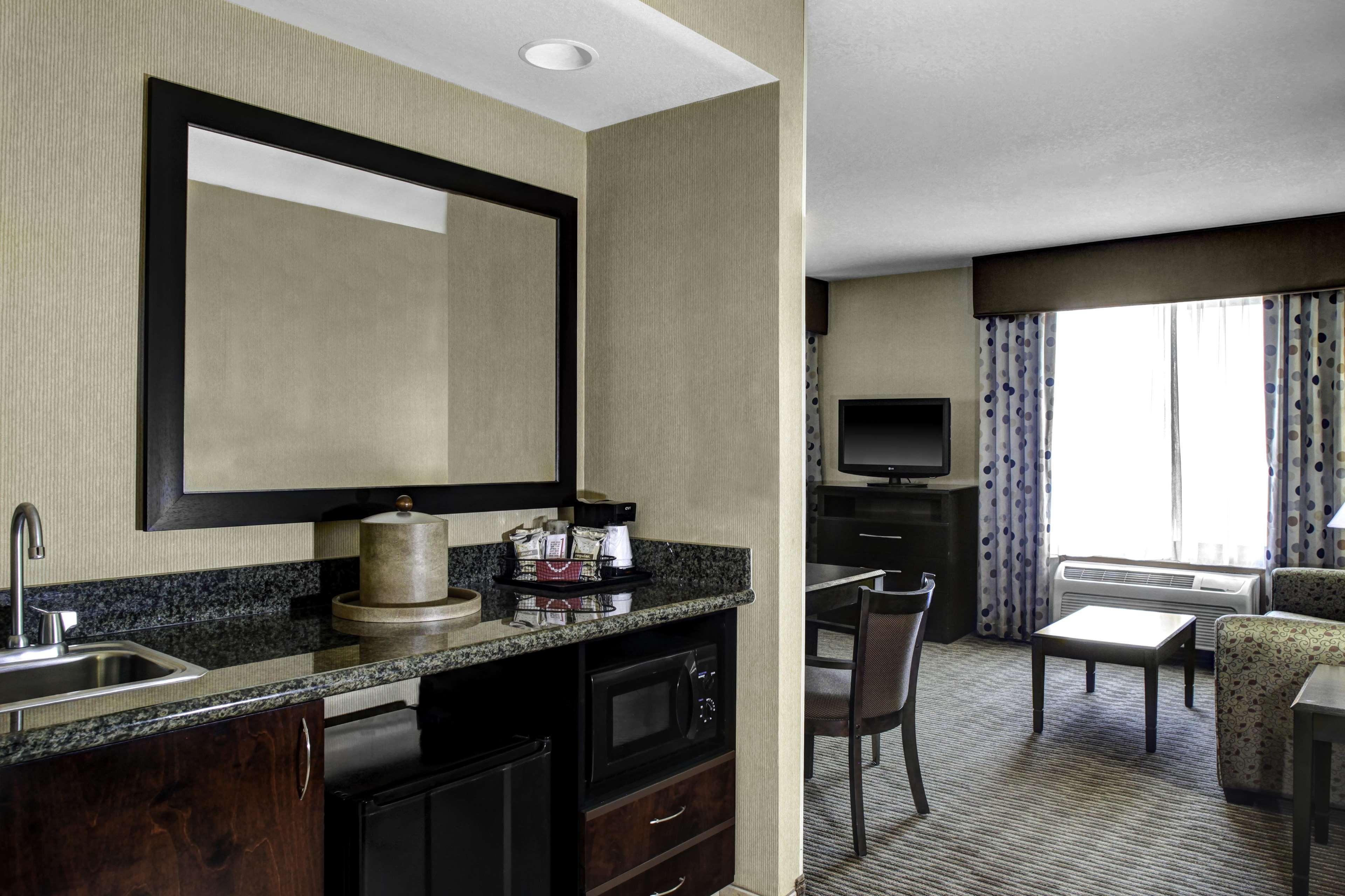 Hampton Inn And Suites Bakersfield / Highway 58 Екстериор снимка