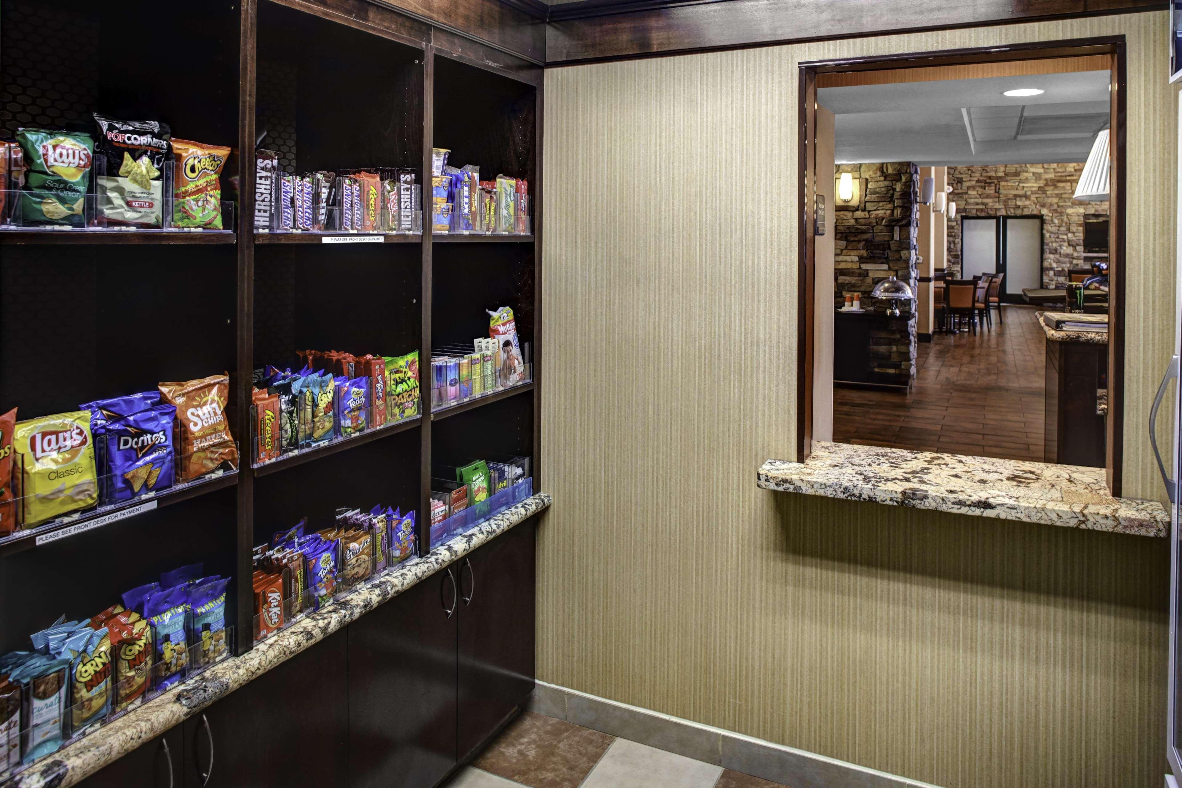 Hampton Inn And Suites Bakersfield / Highway 58 Екстериор снимка