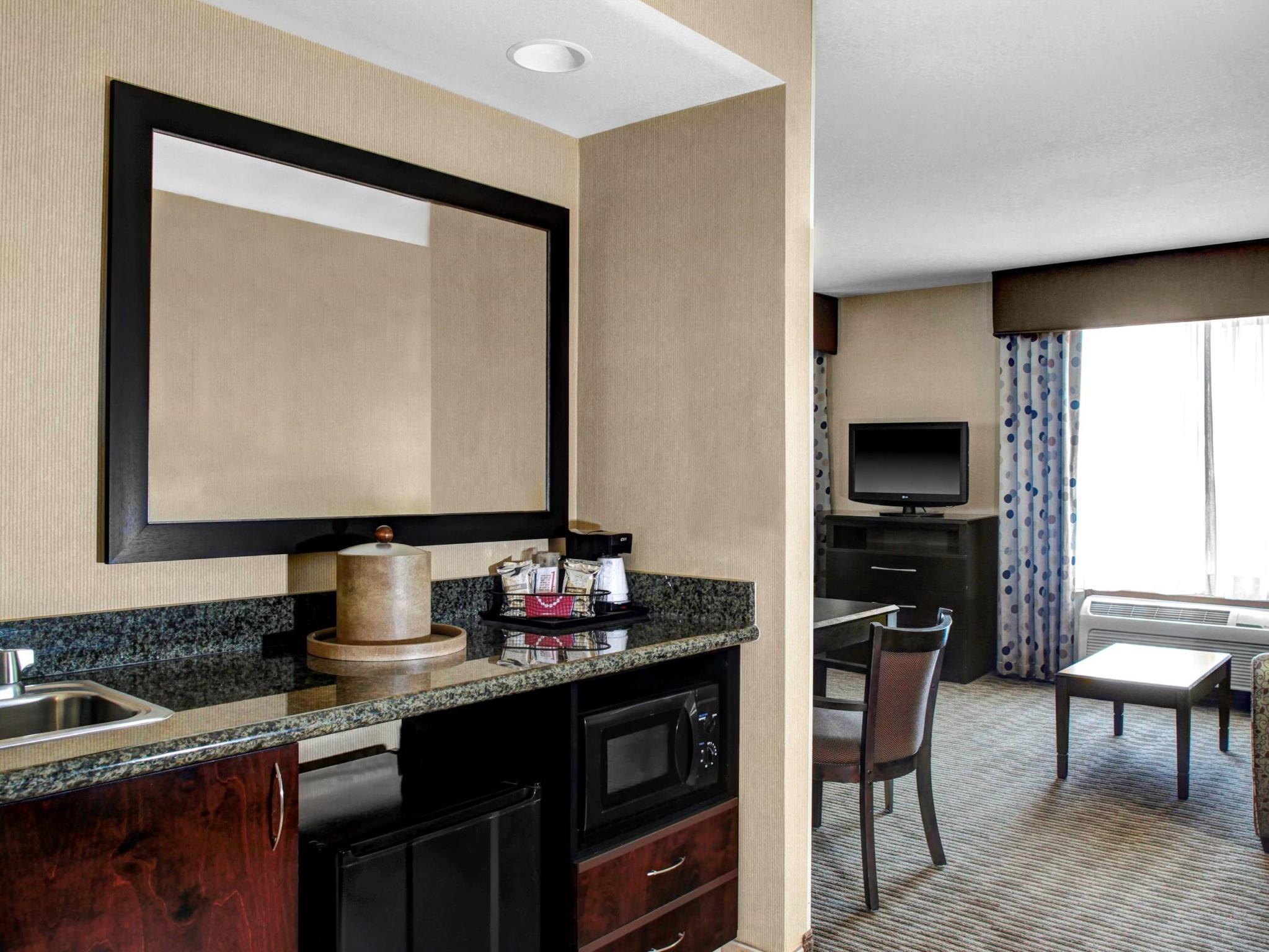 Hampton Inn And Suites Bakersfield / Highway 58 Екстериор снимка