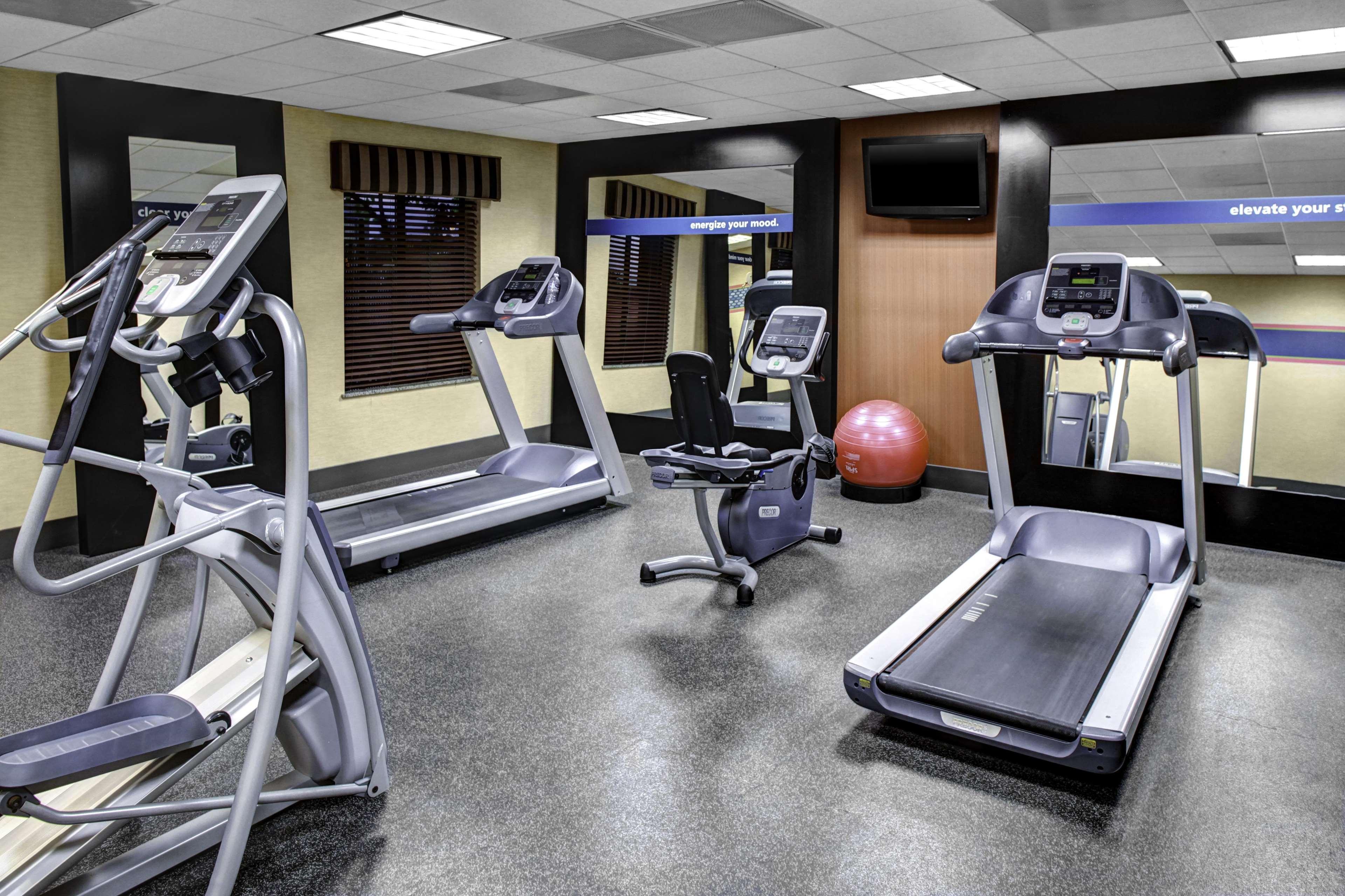 Hampton Inn And Suites Bakersfield / Highway 58 Екстериор снимка