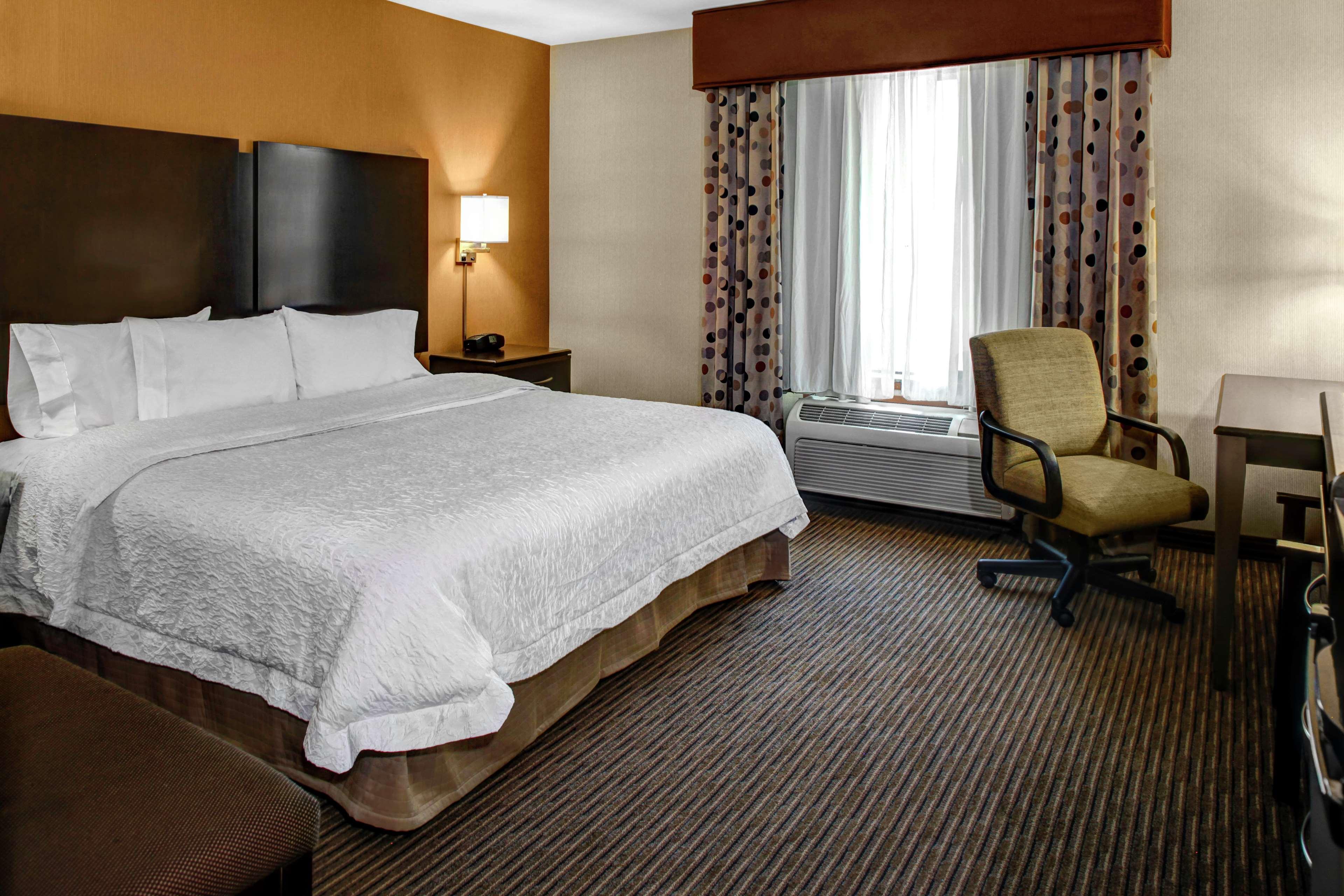 Hampton Inn And Suites Bakersfield / Highway 58 Екстериор снимка