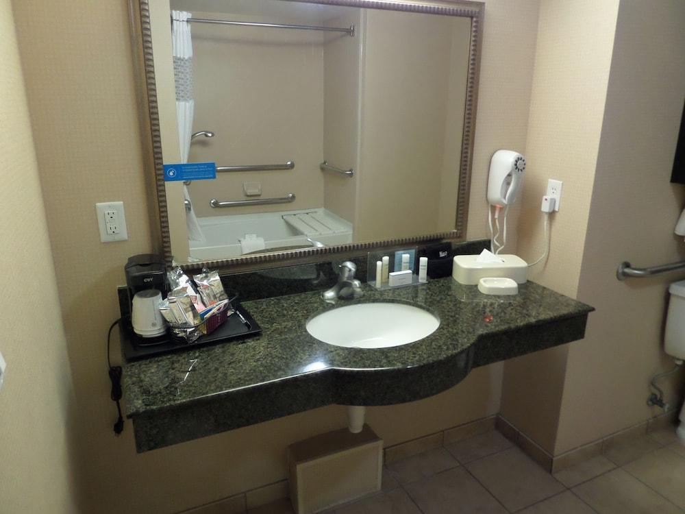 Hampton Inn And Suites Bakersfield / Highway 58 Екстериор снимка