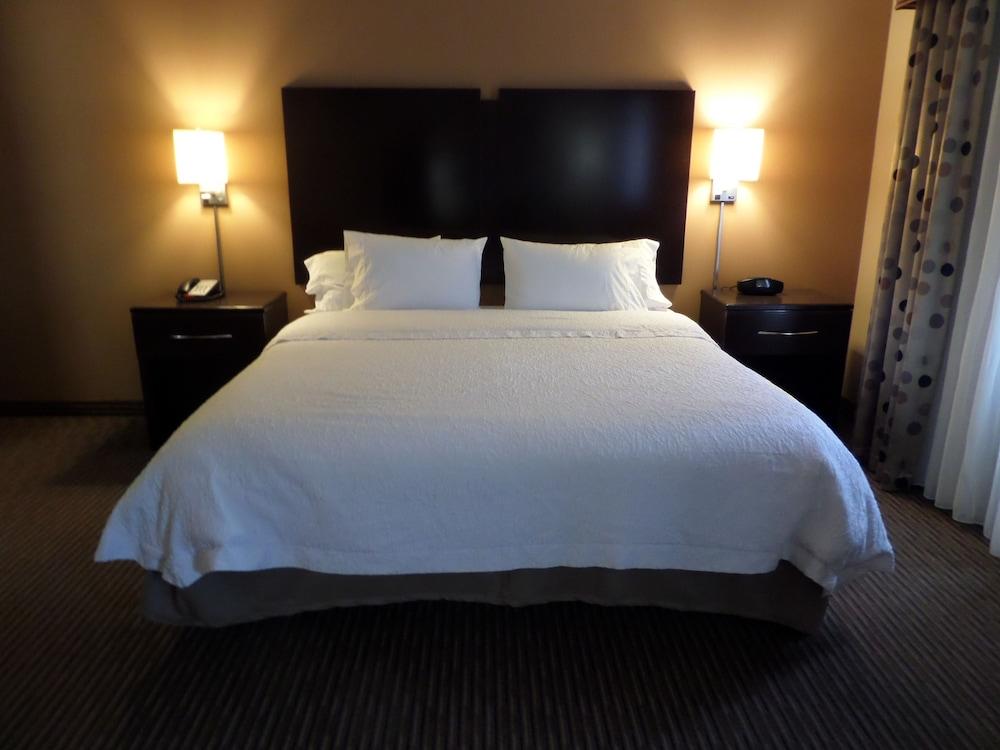 Hampton Inn And Suites Bakersfield / Highway 58 Екстериор снимка