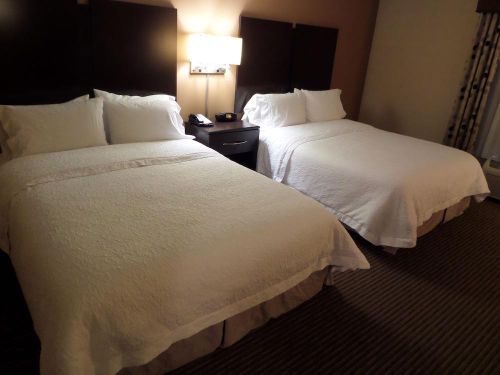 Hampton Inn And Suites Bakersfield / Highway 58 Екстериор снимка