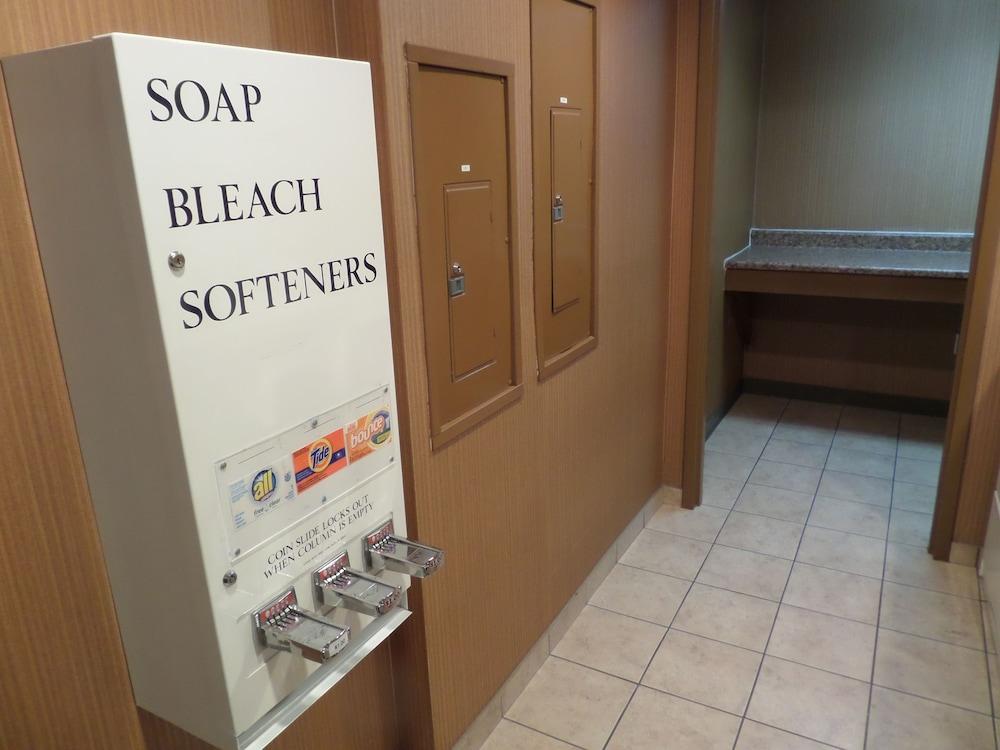 Hampton Inn And Suites Bakersfield / Highway 58 Екстериор снимка