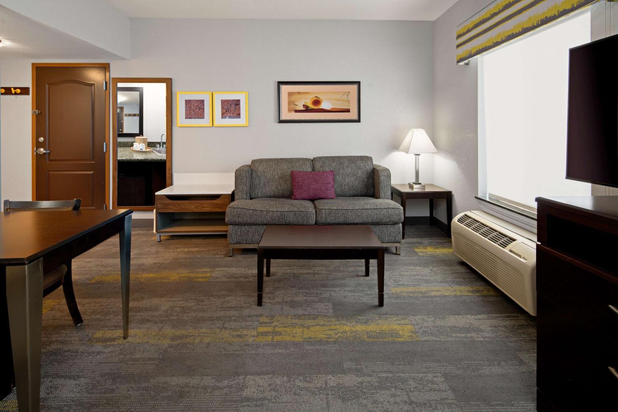 Hampton Inn And Suites Bakersfield / Highway 58 Екстериор снимка
