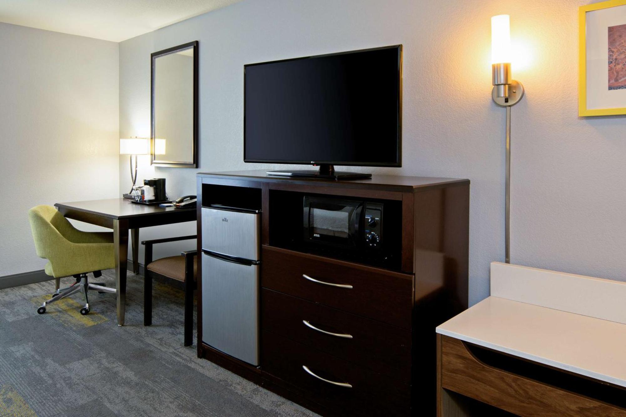 Hampton Inn And Suites Bakersfield / Highway 58 Екстериор снимка