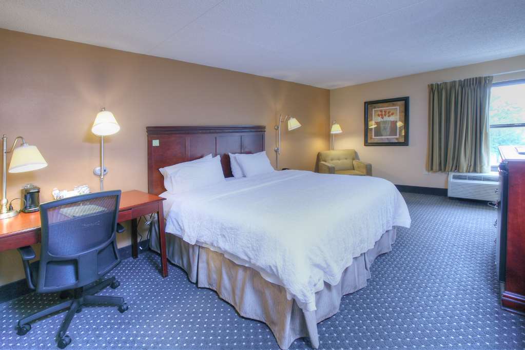 Hampton Inn And Suites Bakersfield / Highway 58 Стая снимка